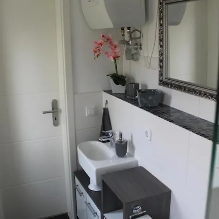 Appartamento In Bodden & Ostsee Naehe Sagard